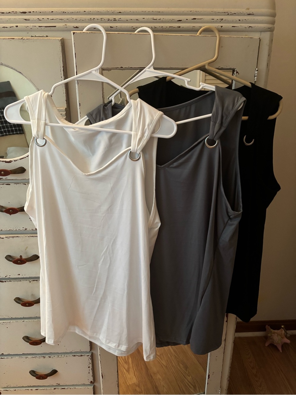 Sleeveless Ring-Detail Tank Top - White, Gray, Black Size XXL New